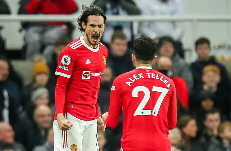 Cavani 'nổ súng', MU thoát thua trên sân Newcastle