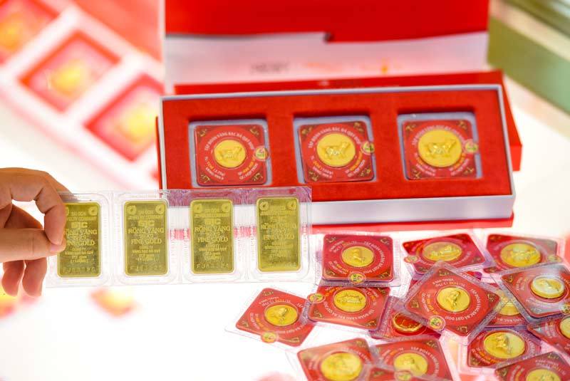 gia-vang-hom-nay-29-12-2021-vot-len-dinh