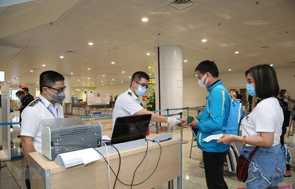 Hanoi applies centralised quarantined for passengers from countries with Omicron