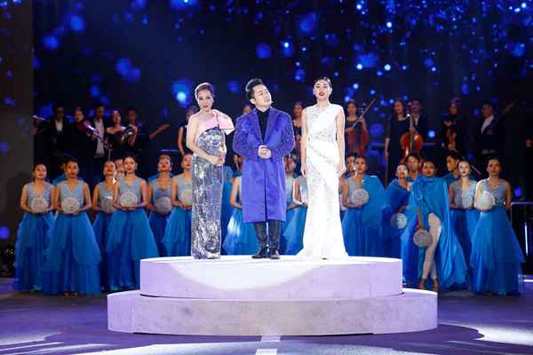 Tùng Dương, Uyên Linh tham gia 'Vũ khúc ánh sáng - Countdown 2022'