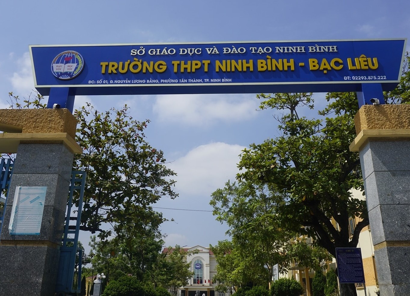 Đình chỉ hiệu trưởng ở Ninh Bình bị khởi tố vì thu vượt tiền học thêm