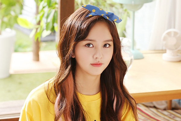 Vượt đàn chị Suzy, Kim So Hyun trở thành nữ diễn viên Hàn đẹp nhất