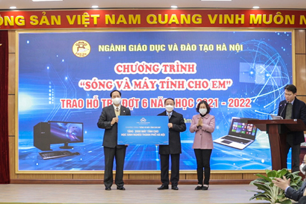 CMC tặng học sinh khó khăn 2.000 máy tính bảng kèm giải pháp học tập mobiEdu