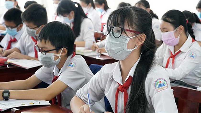 Students of grades 7, 8, 9, 10, 11, 12 to go to schools in person in HCMC