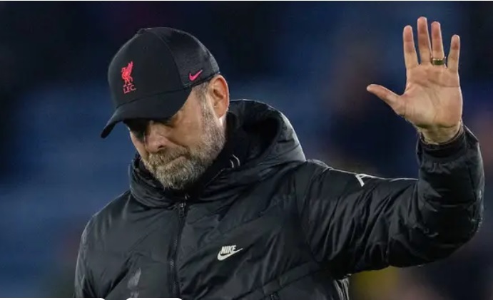 Liverpool xanh mặt, HLV Klopp dính Covid-19 lỡ đấu Chelsea