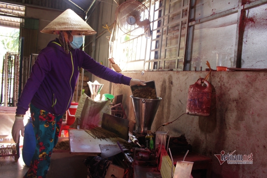 Làng nhang trăm tuổi ở TP.HCM dè dặt vào vụ Tết