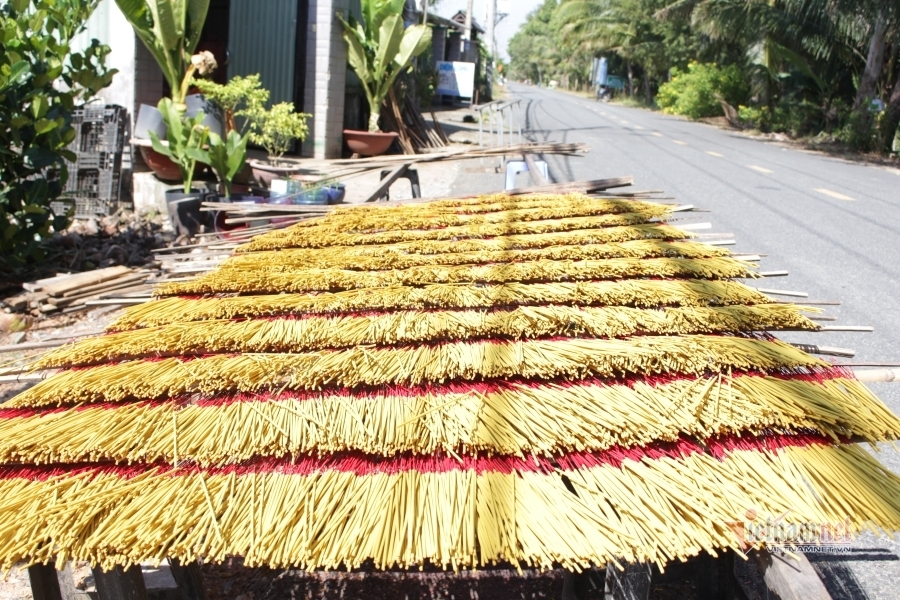 Làng nhang trăm tuổi ở TP.HCM dè dặt vào vụ Tết