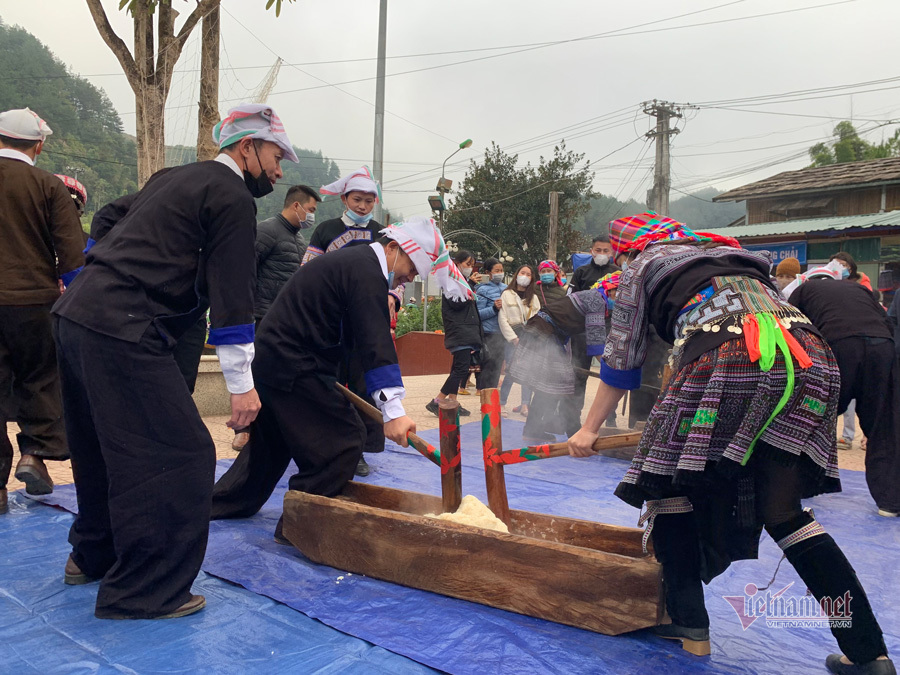 Độc đáo Hội thi giã bánh dày ở vùng cao Mù Cang Chải