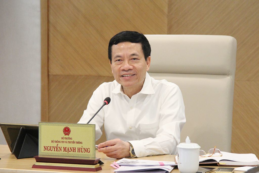 Bộ trưởng Nguyễn Mạnh Hùng phát biểu về chuyển đổi số ngành Ngân hàng