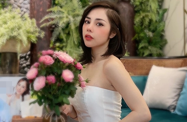 MC Bạch Lan Phương - bạn gái Huỳnh Anh gợi cảm tuổi 36