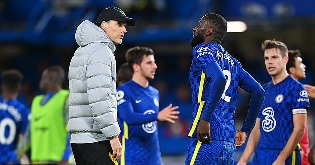 HLV Tuchel họp 4 sao cộm cán Chelsea trước khi loại Lukaku