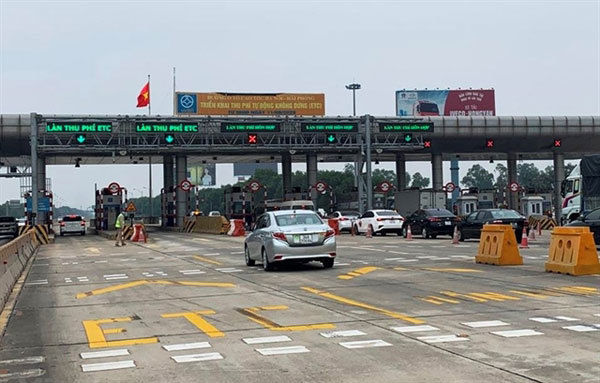 Hanoi-Hai Phong Expressway to pilot electronic toll collection from May