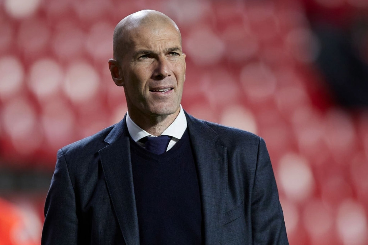 Zidane dẫn PSG từ mùa giải tới