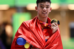 Swimmer Hoang wins 'Best Athlete of 2021' award