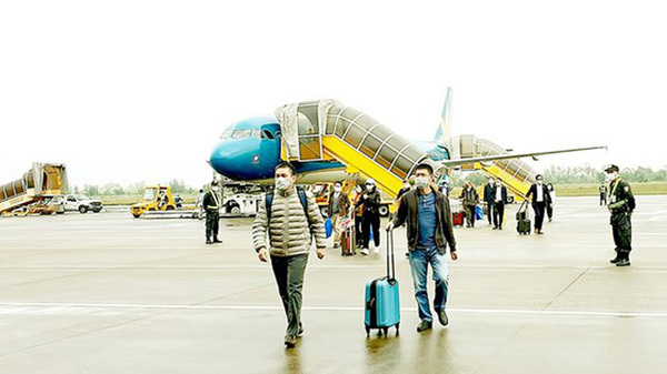 People hesitate to return home for Tet due to Covid-19 prevention regulations