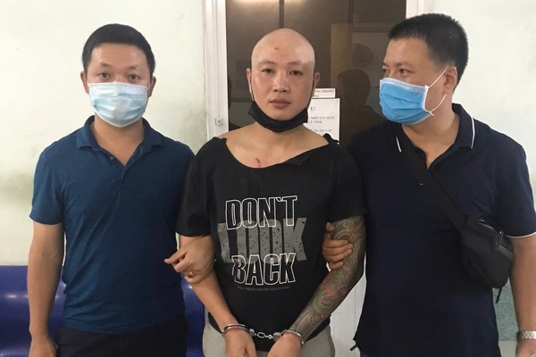 Nổ súng bắt kẻ giết người sau 11 năm trốn truy nã