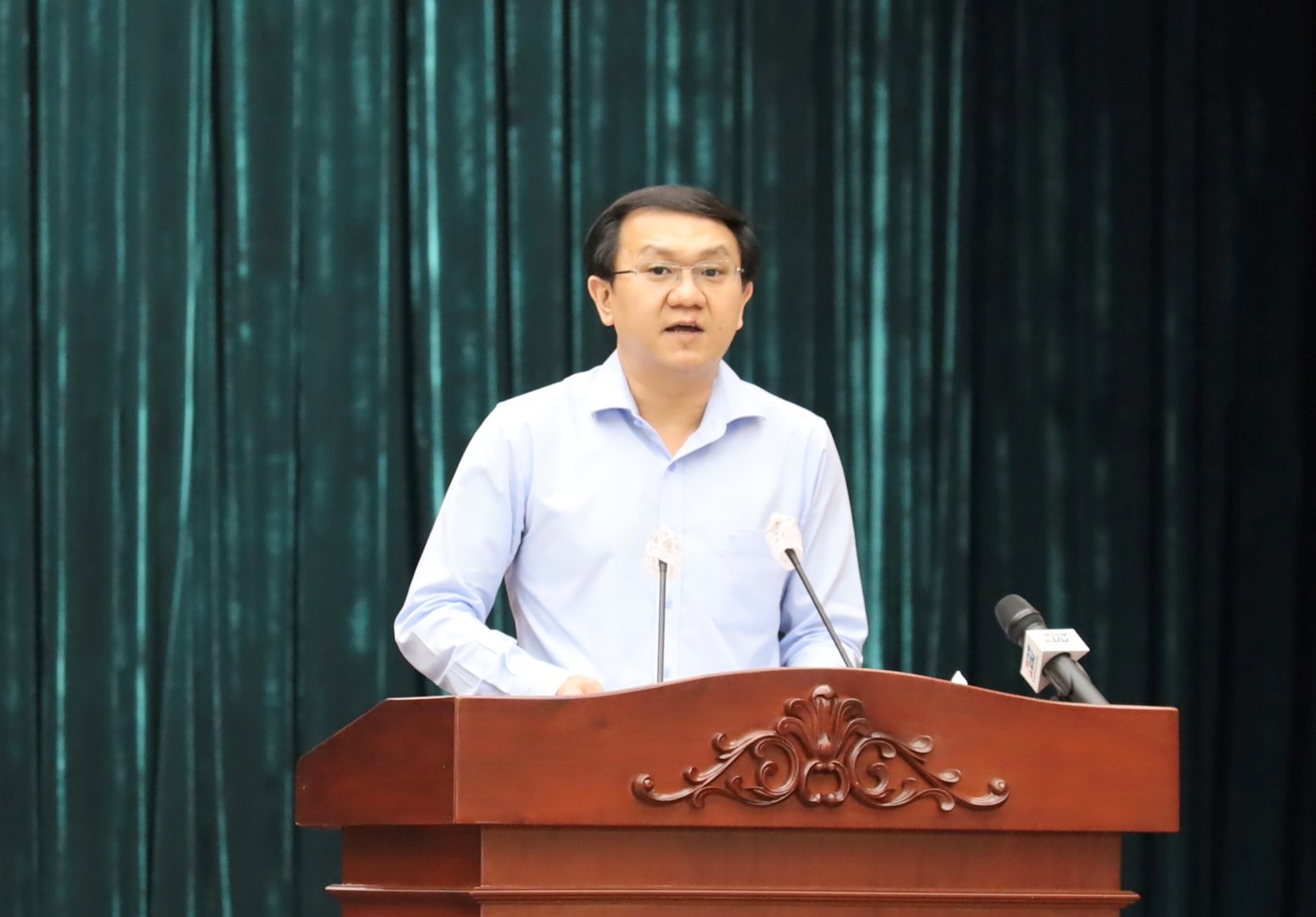 Đề xuất hỗ trợ điện thoại thông minh cho người nghèo ở TP.HCM