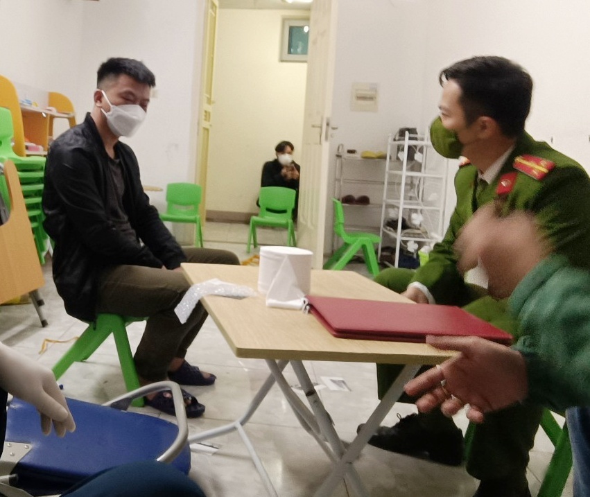 Công an bắt nghi phạm vào chung cư ở Hà Nội trói người, cướp điện thoại