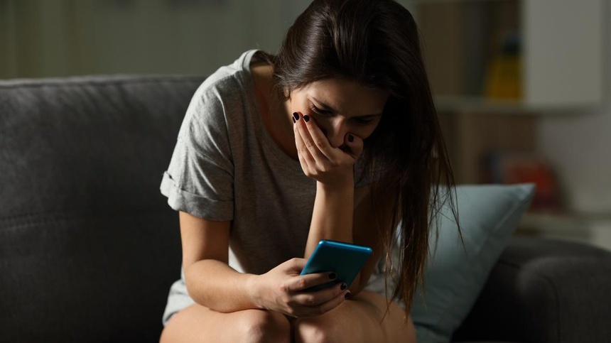 Nhiều phụ nữ là nạn nhân của 'văn hóa sưu tầm' ảnh nóng