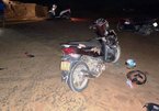 Hai người trong gia đình tử vong do tông xe máy vào đống cát giữa đường