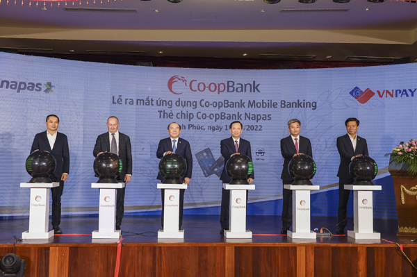 Ra mắt ứng dụng Co-opBank Mobile Banking