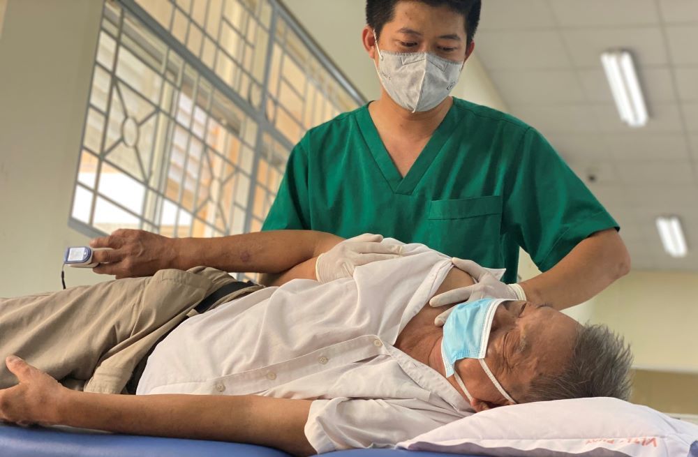 Từ trẻ 6 tuổi đến người 70 tuổi đều khổ sở vì hậu Covid-19