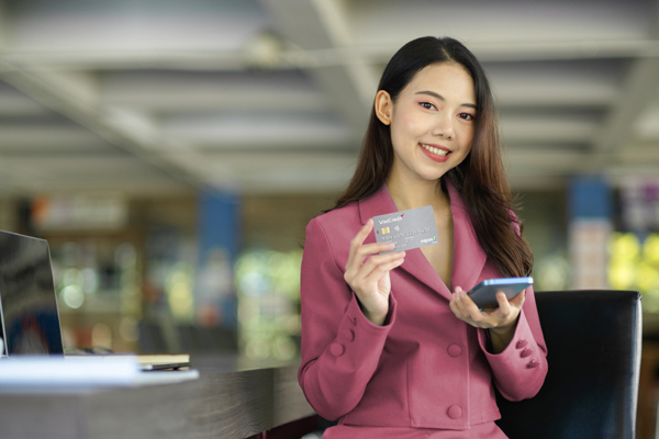 Thẻ VietCredit có thêm tính năng thanh toán trực tuyến