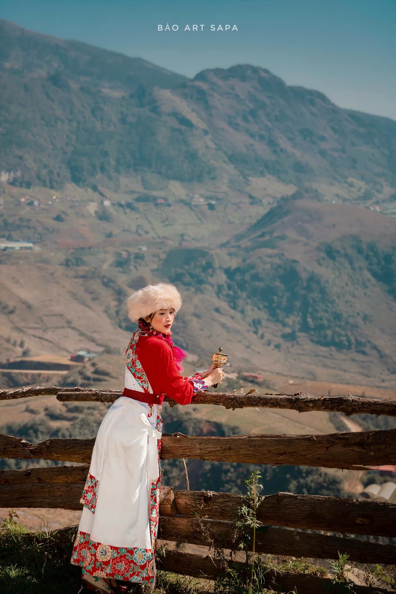 Xuất hiện hàng loạt “thiếu nữ du mục Mông Cổ, Tây Tạng” xinh đẹp giữa núi  rừng Sa Pa