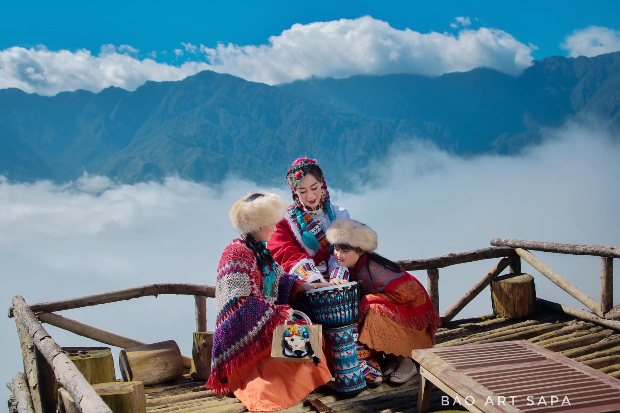 Xuất hiện hàng loạt 'thiếu nữ Mông Cổ, Tây Tạng' xinh đẹp giữa núi rừng Sa Pa
