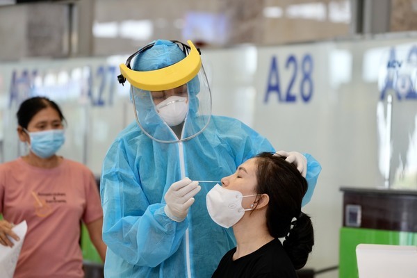Test nhanh Covid-19 với khách quốc tế: Hai phương án mới