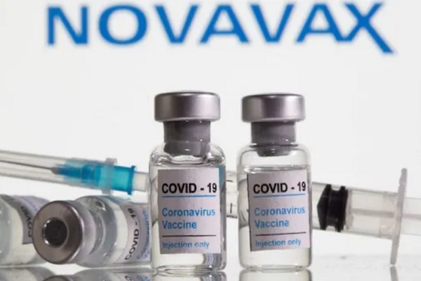 Hàn Quốc cấp phép vắc xin mới, ông Putin cảnh báo làn sóng Omicron