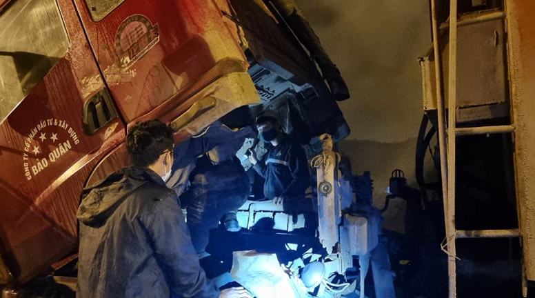 Ô tô tải tông xe máy, 4 người một gia đình ở Thanh Hóa tử vong