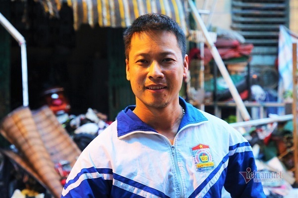 Đề xuất khen thưởng ‘người hùng’ lao vào ngôi nhà đang cháy cứu bé gái