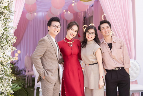 MC Mai Phương 'Bữa trưa vui vẻ' xinh đẹp trong lễ ăn hỏi