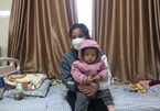 Người mẹ dân tộc Thái xin cứu con 1 tuổi mắc bệnh ung thư hốc mắt