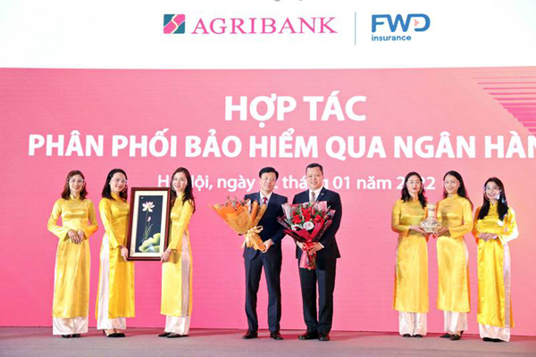 Agribank ‘bắt tay’ FWD Việt Nam phân phối bảo hiểm qua ngân hàng