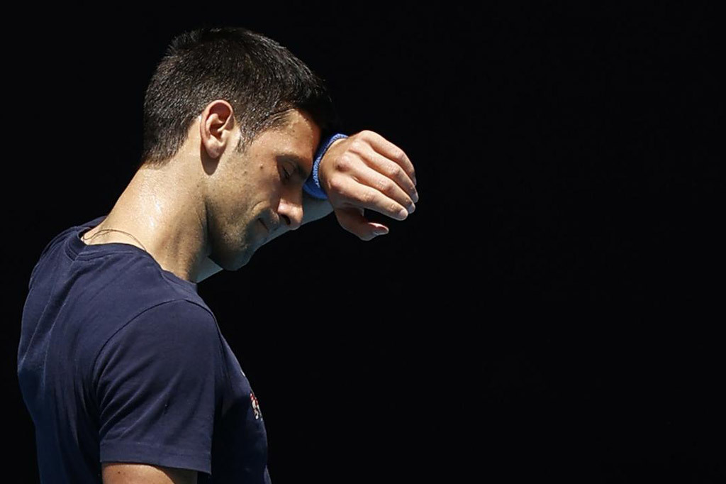 Bê bối Djokovic: Nhà vô địch nguy cơ ngồi tù vì nói dối