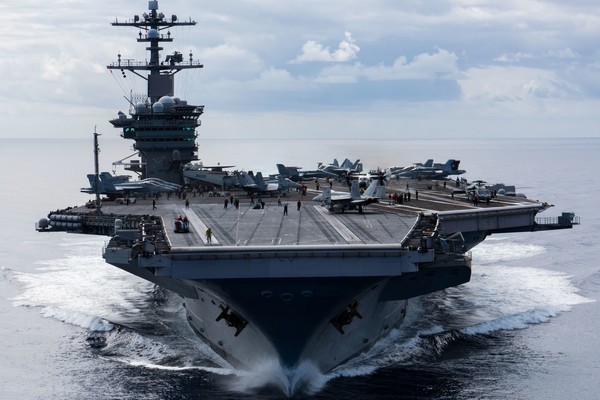 Mỹ điều cặp 'siêu chiến hạm' tới Biển Đông