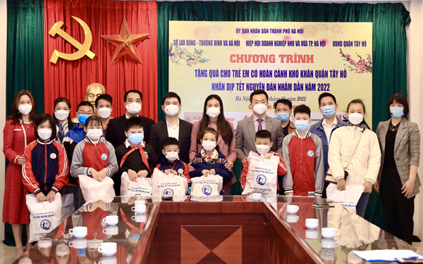 T&T Group trao quà cho trẻ em khó khăn ở Hà Nội