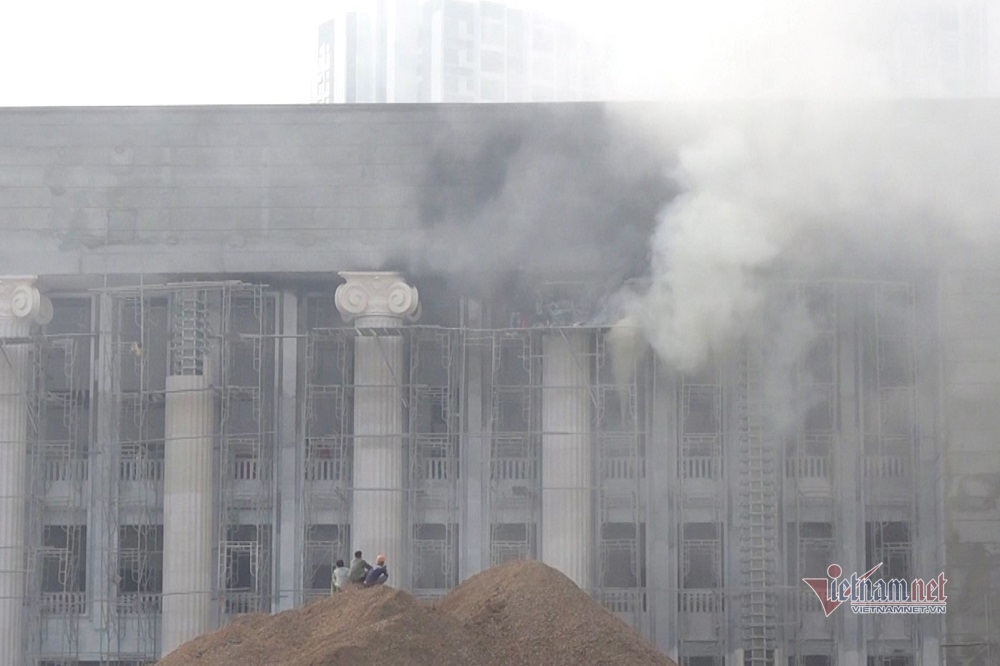 Cháy tại công trường xây dựng Toà án nhân dân TP Hà Nội