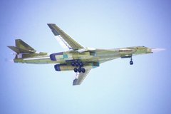 Xem “Thiên nga trắng” Tu-160M của Nga lần đầu cất cánh