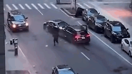 Clip nghẹt thở truy bắt cướp xe Audi trên đường phố nóng nhất mạng xã hội