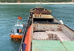 Tàu thủng đáy chở hơn 2.329 tấn xi măng, nguy cơ bị chìm ở Cù Lao Chàm