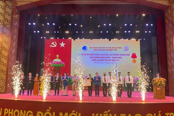 'Hái quả ngọt sau những ngày cùng nhau đi qua hầm tối'
