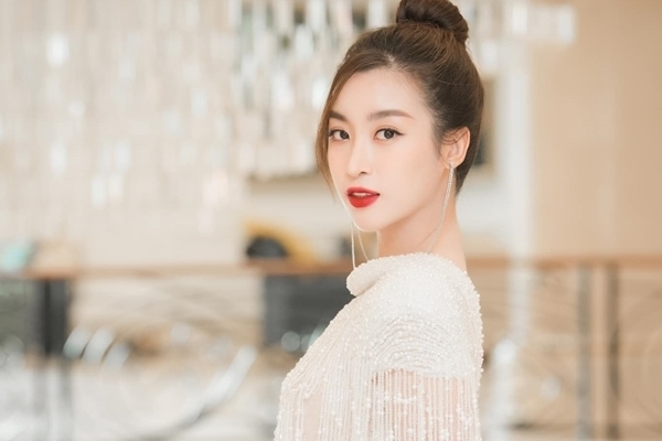 Hoa hậu Đỗ Mỹ Linh phủ nhận sắp kết hôn