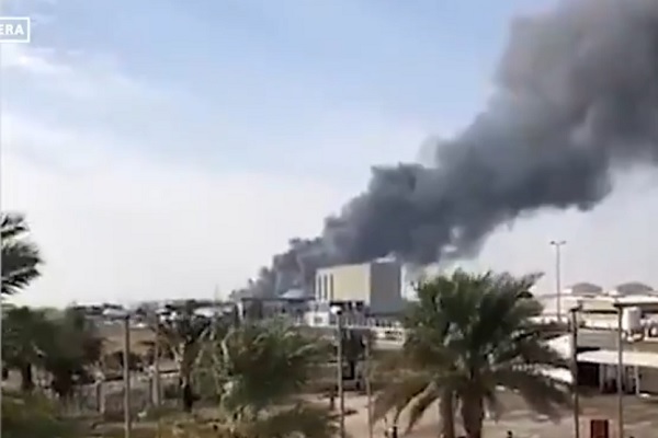 Tấn công bằng máy bay không người lái ở UAE, nhiều người thương vong