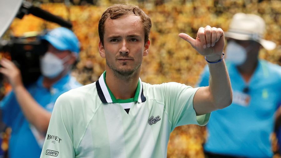 Daniil Medvedev ra quân thuận lợi ở Australian Open