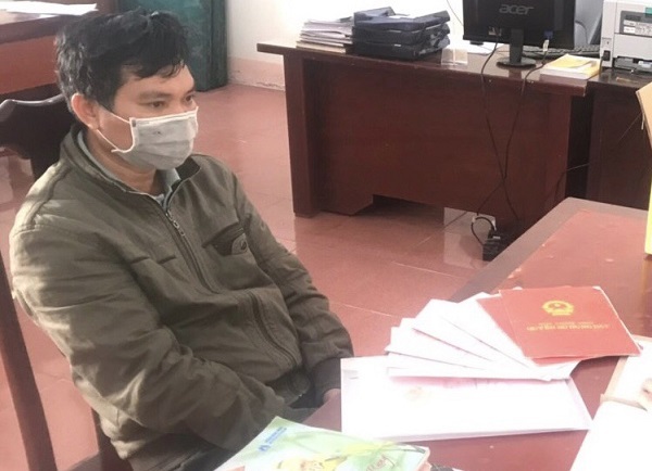 Người đàn ông mở tiệm cầm đồ cho vay nặng lãi 180%/năm