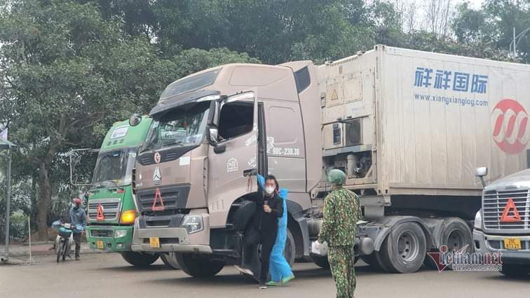 Lạng Sơn rà soát xe lưu đỗ sau vụ nhận hối lộ điều tiết xe vượt tuyến