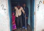 Báo Ấn Độ đưa tin người bại liệt bất ngờ đi lại được nhờ tiêm vắc xin Covid-19